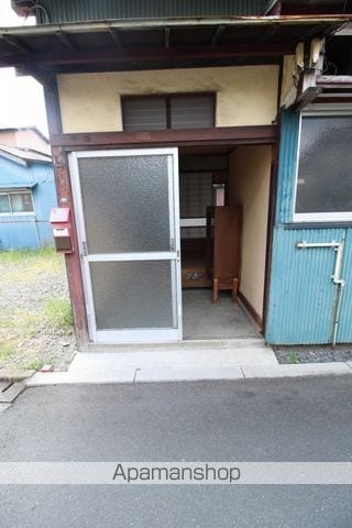 安武様本町一戸建の玄関写真