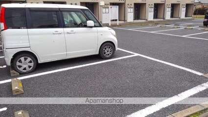レオパレスリヴェールⅡ[1K/28.15m2]の駐車場
