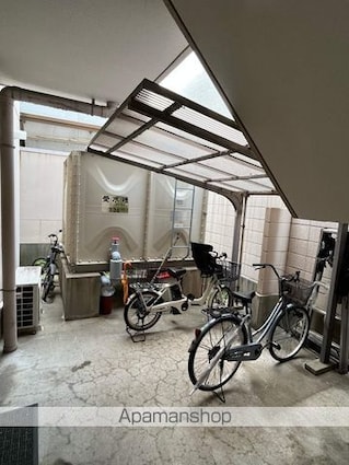 ジーフラット堺[1LDK/41m2]の駐車場