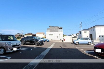 ジュネス　ガーデン[1LDK/48.65m2]の駐車場