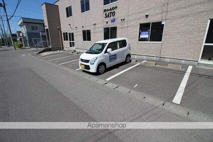 アパートメントＳＡＴＯ[1K/24.63m2]の駐車場2