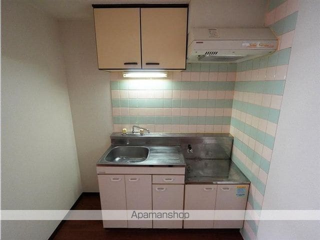 アーバンハイツ福住IIIの内装写真