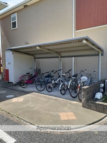 プルメリアYの玄関写真