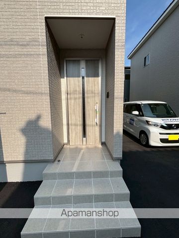 宮崎市 2階建 築2年の玄関写真