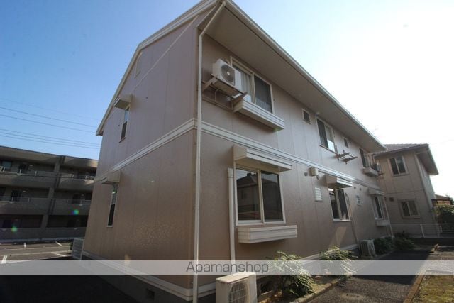 ロイヤルハイツ山上 B棟の外観写真