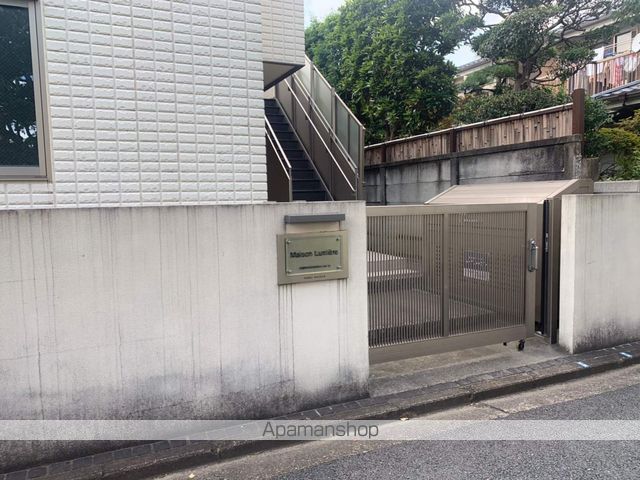 MAISON LUMIEREの玄関写真