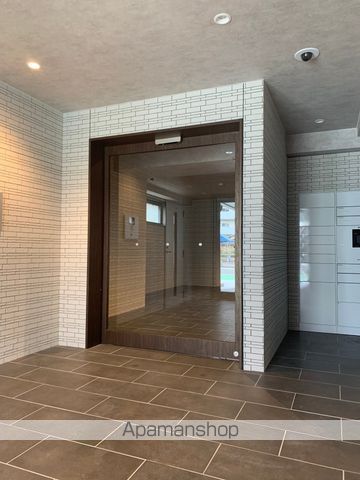LIVE CASA県庁前の玄関写真