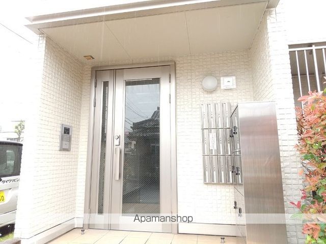 マ メゾン菊住Wの玄関写真