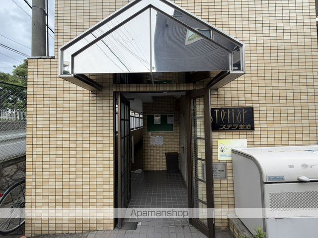 ステラ蛍池の玄関写真