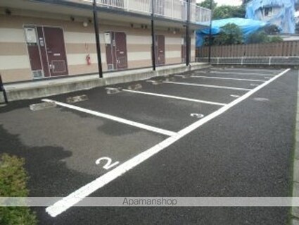 レオパレスひまわり[1K/20.6m2]の駐車場