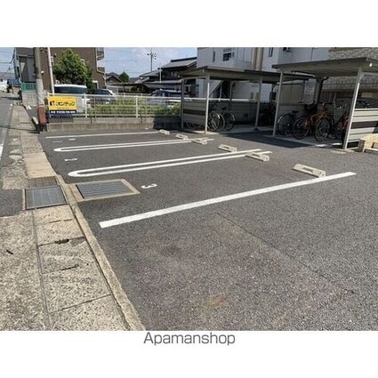 愛知県春日井市西本町２丁目[2LDK/61.56m2]の駐車場2