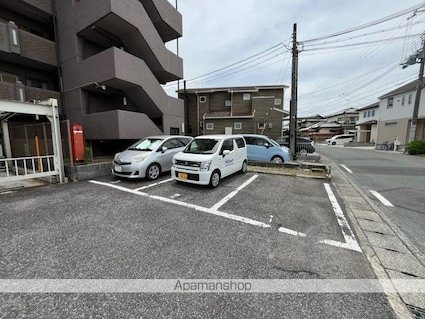 滋賀県草津市矢倉１丁目[3LDK/72m2]の駐車場