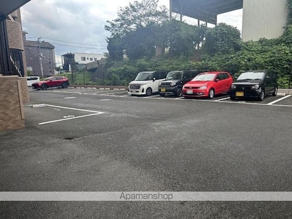 ネオグランデ郡山　６０７号室[2LDK/65.7m2]の駐車場