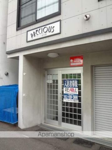 RESIDENCE N8の玄関写真