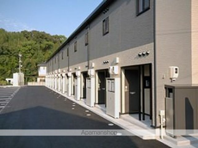 レオパレス千丸の玄関写真