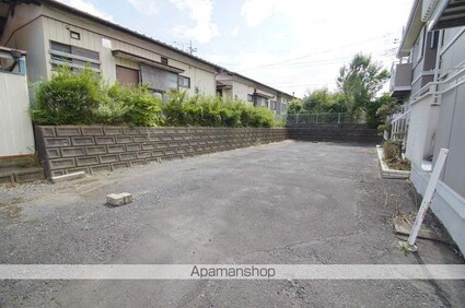 ヴィラ・シャンテ[3K/51.15m2]の駐車場