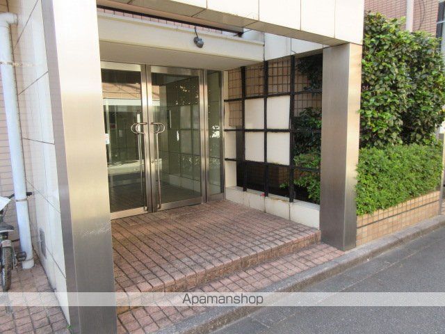 エクセレント中野の玄関写真