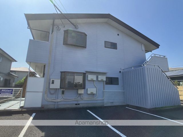ハイツイナバの外観写真