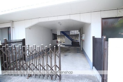 カーサ・デ・藤原[1K/18m2]のエントランス