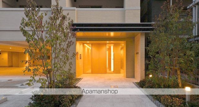 LIBTH薬院PREMIERの玄関写真