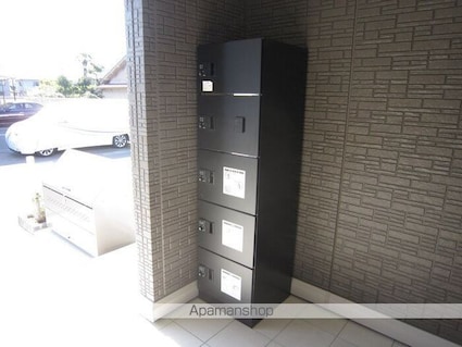 メゾンＮ＆Ｎ[2LDK/55.45m2]のエントランス2