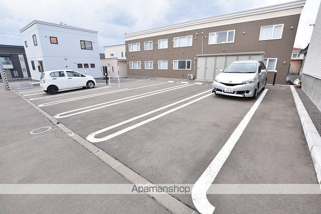 ボンヌールコート[2LDK/58.7m2]の駐車場