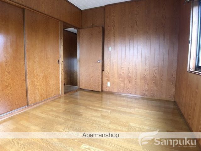 松山市 2階建 築35年の内装写真