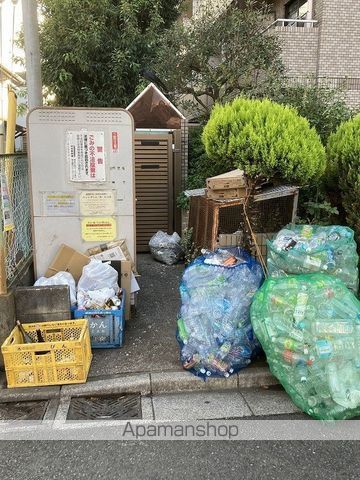 アーバン・ドヌールのその他写真