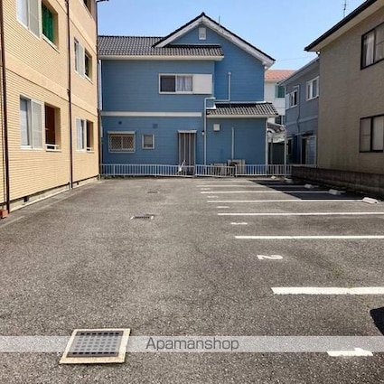 グレイオーク[2DK/48m2]の駐車場