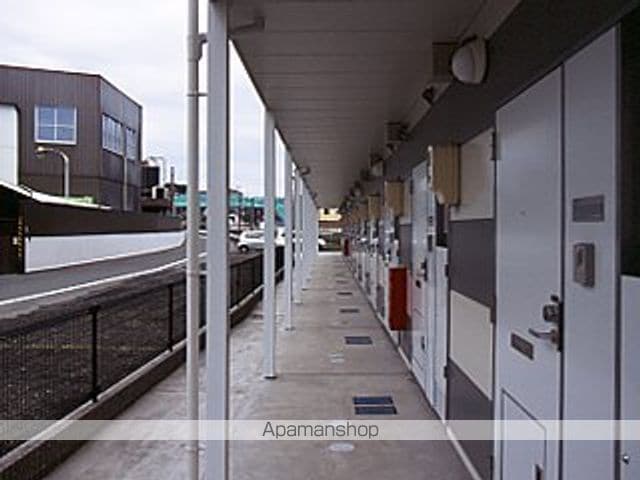 レオパレスリヴァージュオカベEの玄関写真