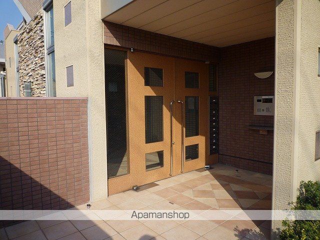 ベルカーサ東山台Iの玄関写真