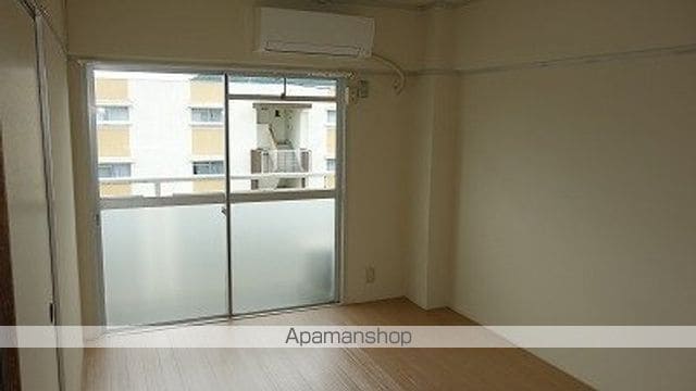 ヴィラナリー川津2号棟の内装写真