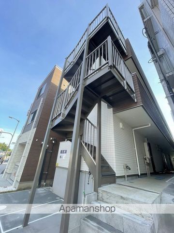 WISTERIA藤沢本町の玄関写真