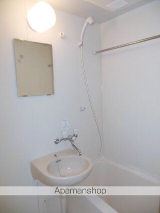 東京都渋谷区本町１丁目[1K/22.03m2]のバス