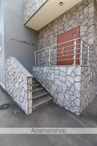 ロイヤルセンチュリー鹿屋の玄関写真