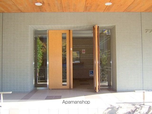 アソシエール溝の口の玄関写真