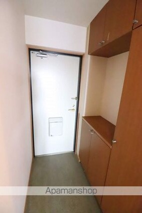 東京都羽村市緑ヶ丘５丁目[2LDK/56.57m2]の玄関
