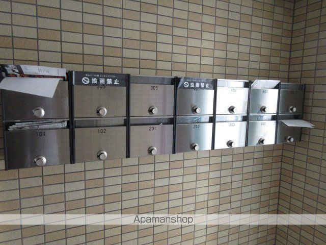 ミラージュ円山の玄関写真