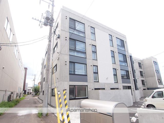 G EASTの外観写真