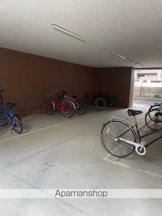 広島県広島市中区十日市町２丁目[1K/29.21m2]の駐車場