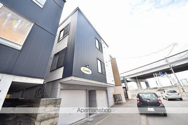 クレセリア新川の外観写真