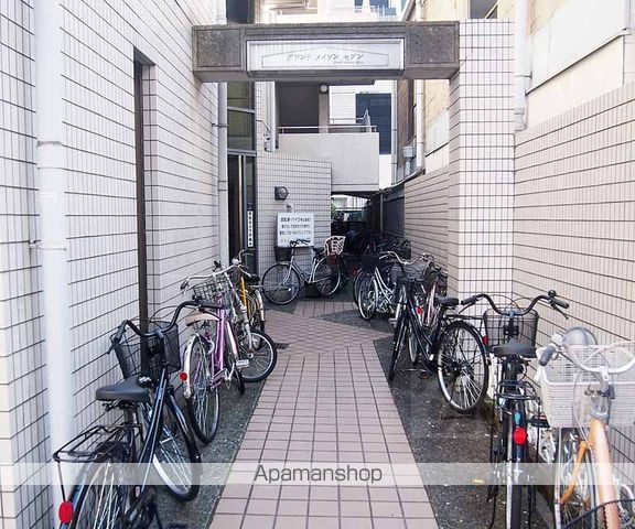 グランドメイソンセブンの玄関写真