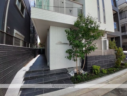 ｍｉｃ　ＳＥＮＫＡＷＡ[1LDK/40m2]のエントランス1