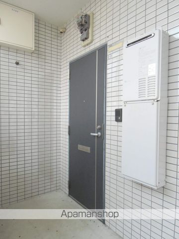 末吉大丸マンションA棟の玄関写真