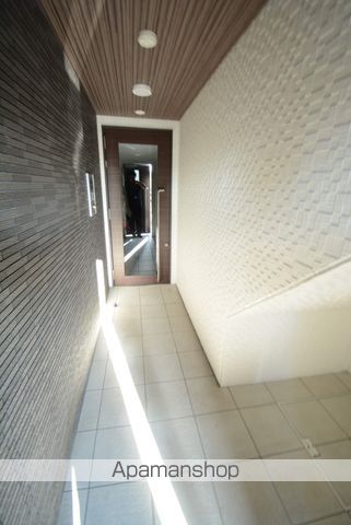 LUANA福住の玄関写真