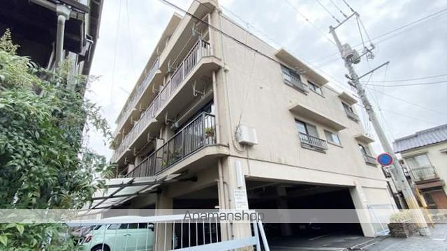 石関マンションの外観写真