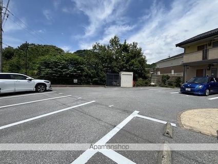 エミネンス御殿道[1R/29.17m2]の駐車場1