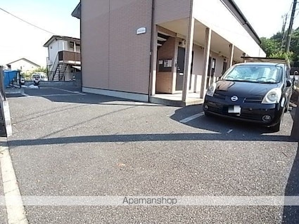 アムール　ＹＵＧＩ[1K/26.08m2]の駐車場