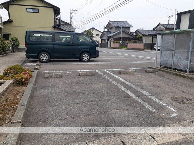 ニュープリムローズ　Ⅱ棟[2LDK/58.79m2]の駐車場