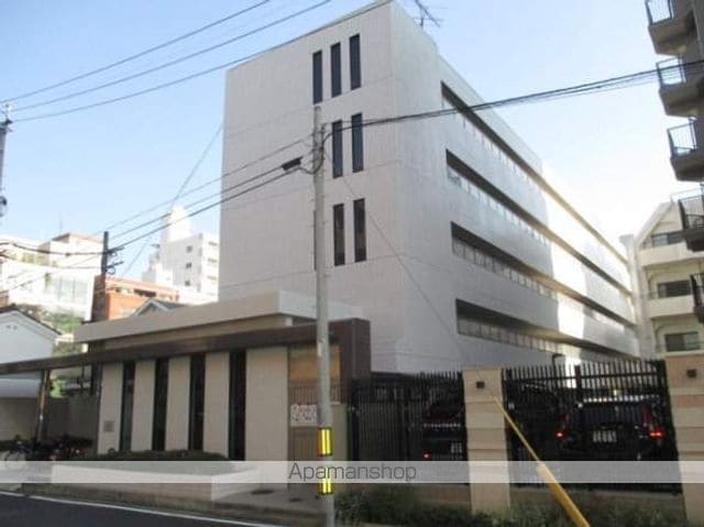 リリーフ薬院の玄関写真